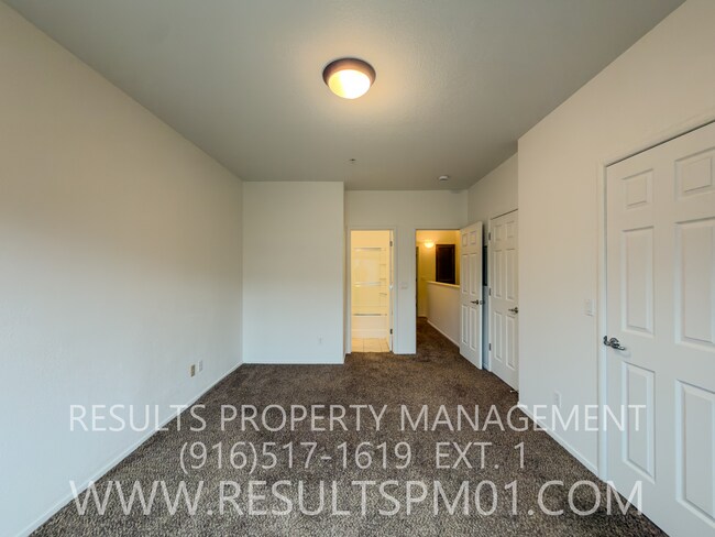 Building Photo - Excellent Natomas Townhouse