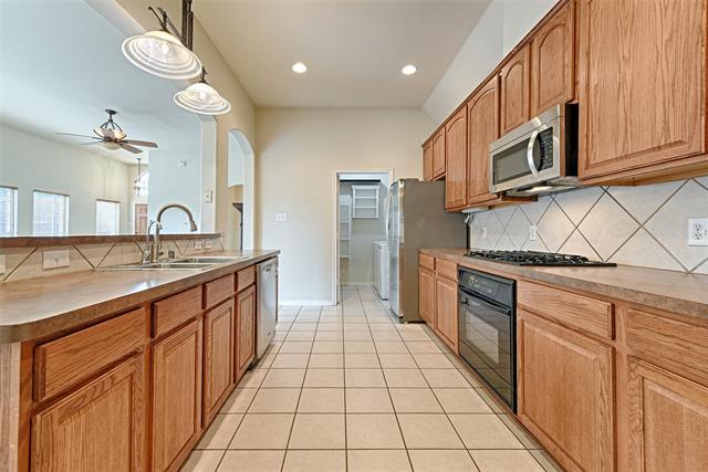 Building Photo - 9378 Park Garden Dr