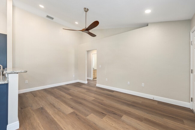 Building Photo - 6523 NW 109th Pl