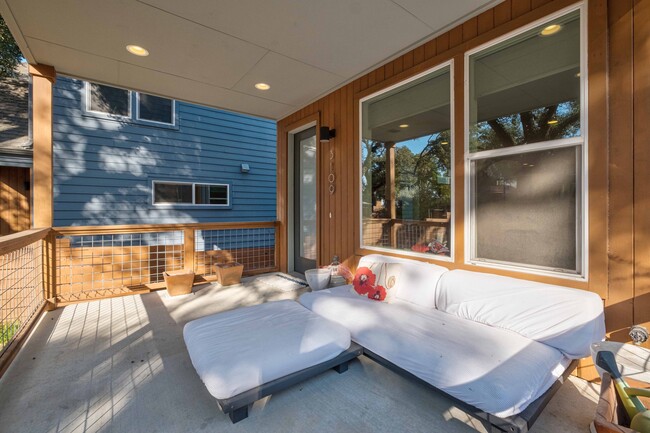 Building Photo - 3109 Aldwyche Dr