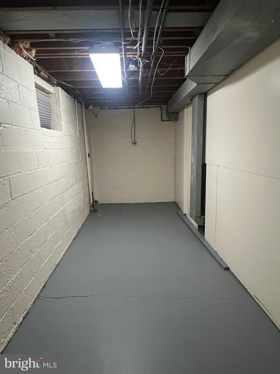 Building Photo - 800 Jefferson St NE