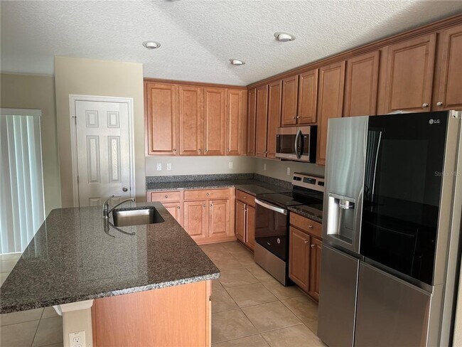 Building Photo - 32 Princess Rose Dr