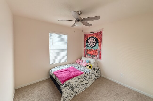 Building Photo - Spacious Townhome in Oakleaf Plantation