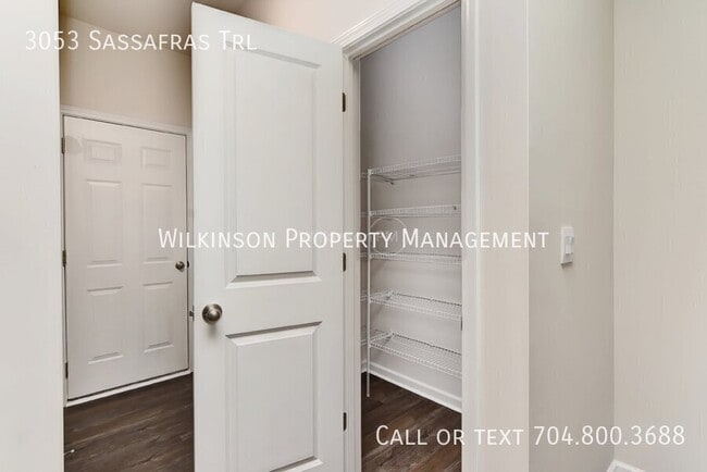 Building Photo - 3053 Sassafras Trl