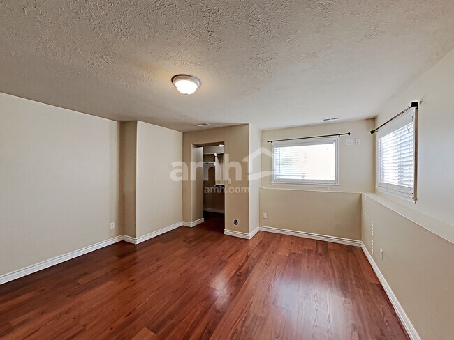 Building Photo - 376 W 1875 N