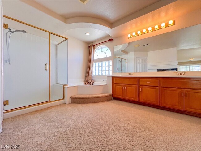 Building Photo - 6586 Shadow Cove Ave