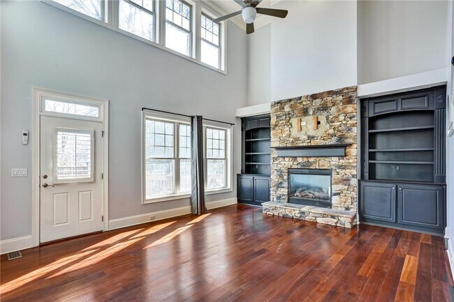 Building Photo - 1267 Francis St NW