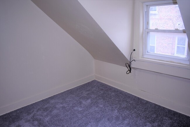 Building Photo - 4835 W Congress Pkwy