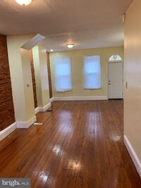 Building Photo - 747 E Woodlawn St