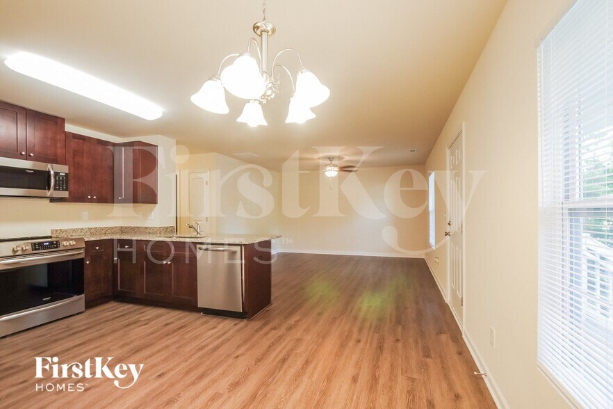 Building Photo - 423 Leland St