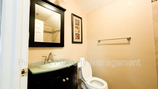 Building Photo - 215 Americana Dr