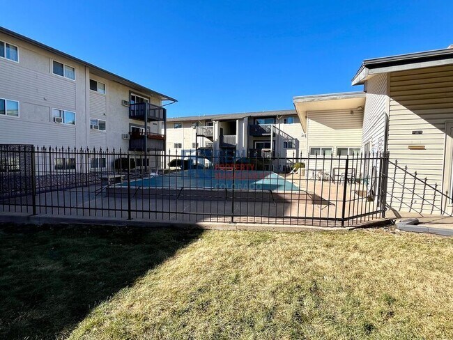 Building Photo - 5034 El Camino Dr