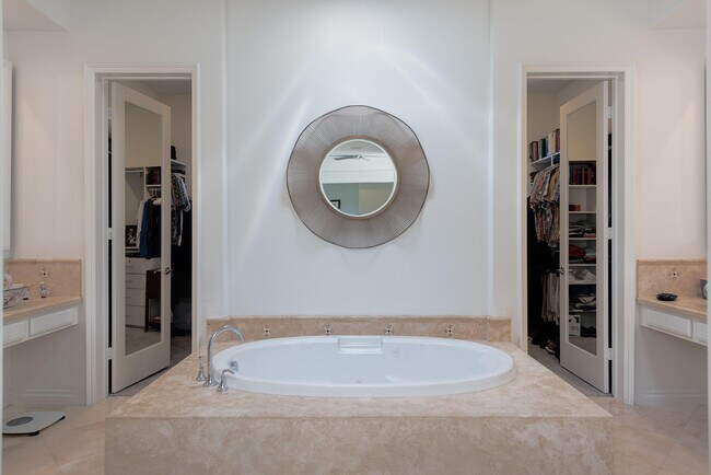 Building Photo - 1615 Savvy Ct