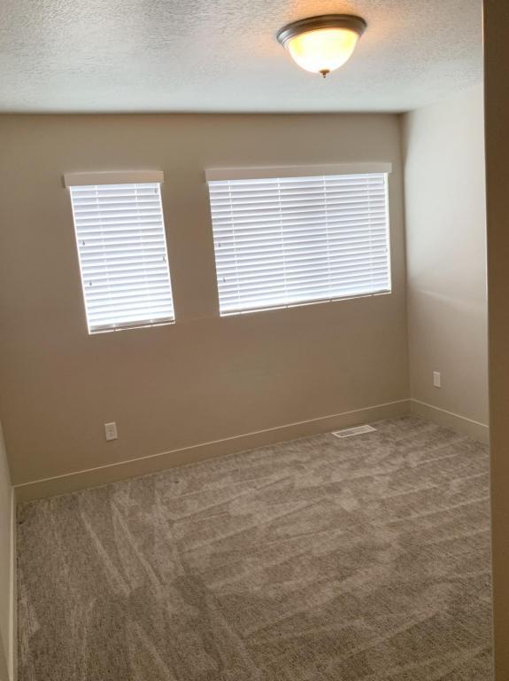 Building Photo - 302 E 1500 N