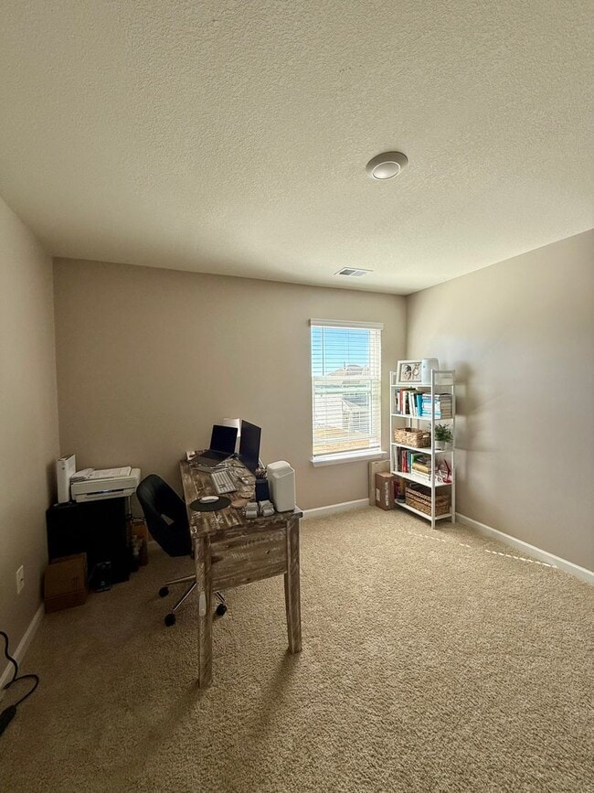 Building Photo - 215 Wanderlust Ct