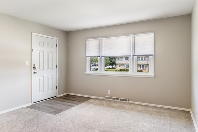 Building Photo - 7225 Euston St