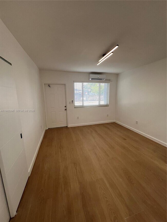 Building Photo - 7035 NE 4th Ct