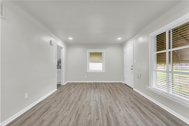 Building Photo - 3901 E 188th St