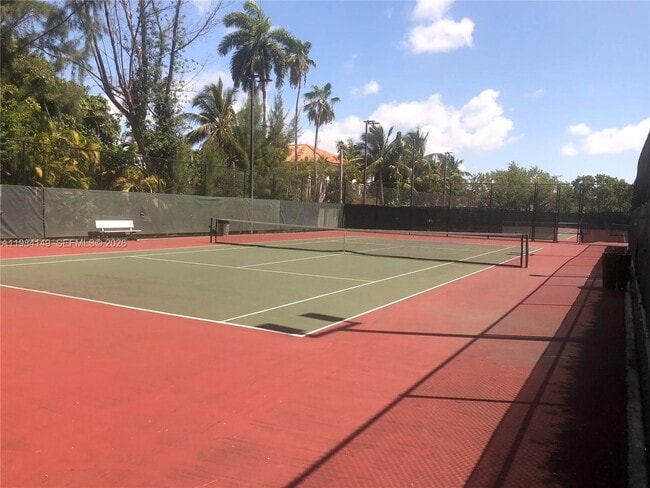 Building Photo - 265 Palm Ave