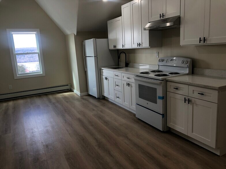 Building Photo - 385 Palisade Ave