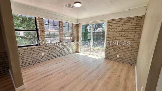 Building Photo - 4712 S Blackwelder Ave