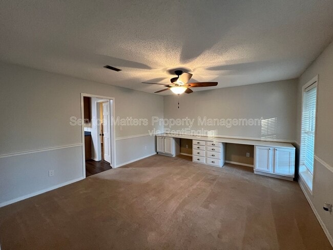 Building Photo - 6004 Players Pl