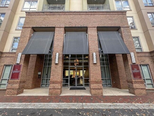 Building Photo - Charming 2BR Condo in Atlanta