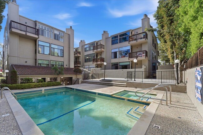 Building Photo - 11 Hayward Ave