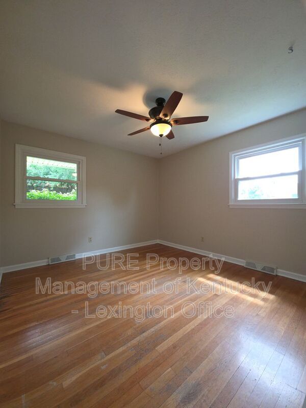 Building Photo - 1123 Gainesway Dr