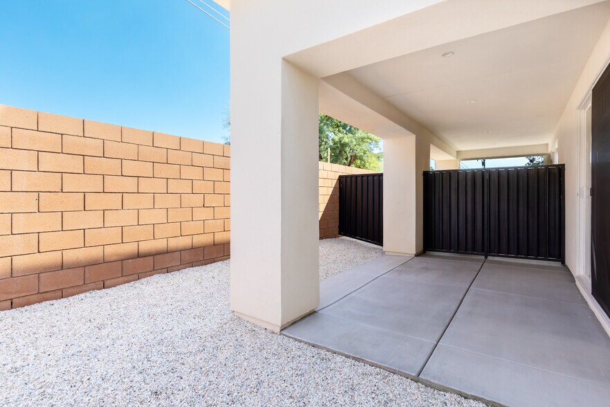 Building Photo - 13680 Mark Dr