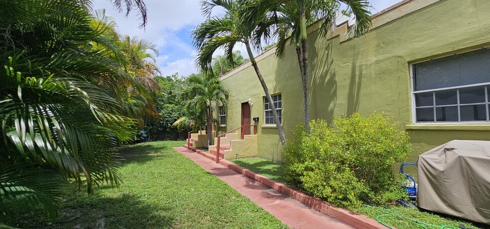 Building Photo - 9614 NW 5th Ave