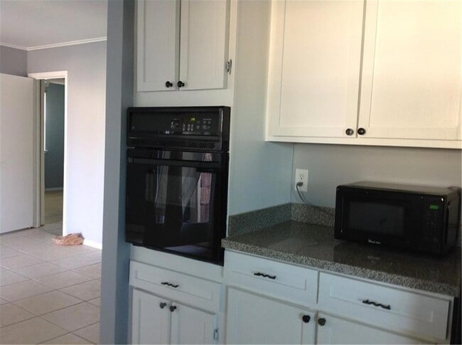 Building Photo - 5801 Rosalie Ct