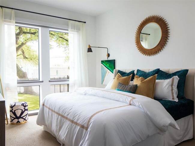 Primary Photo - 4641 Montrose Blvd