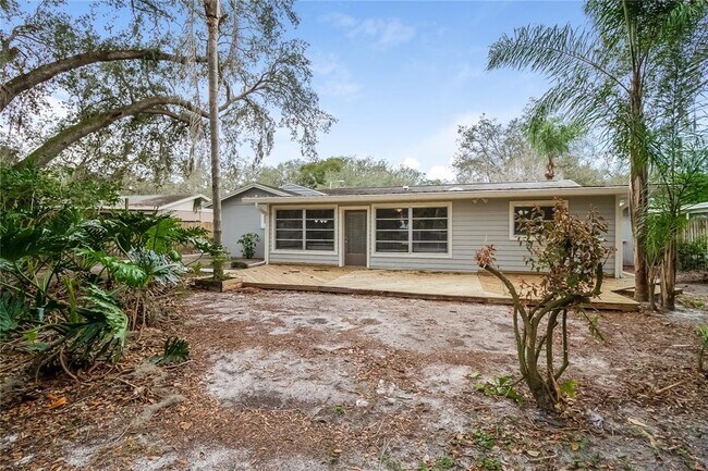 Building Photo - 5133 Oak Hill Dr