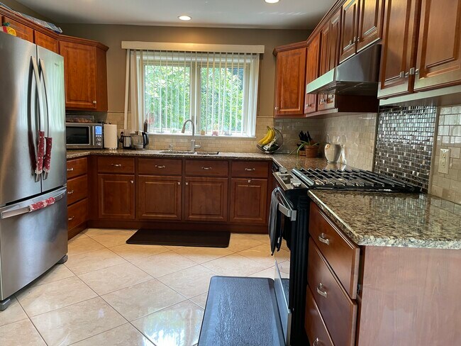 Building Photo - 1 Lenape Ln