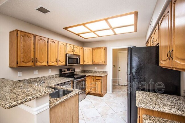 Building Photo - 16221 S 34th Way