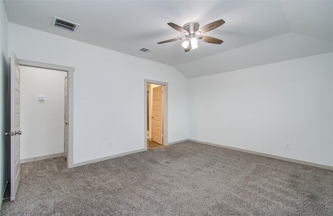 Building Photo - 10602 Great Basin Dr