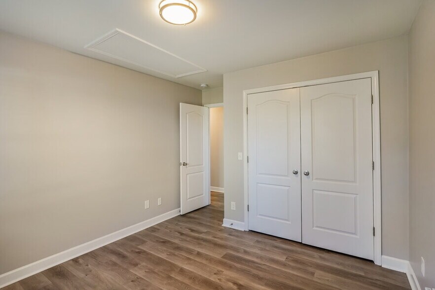 Building Photo - 2002 Owl Ct