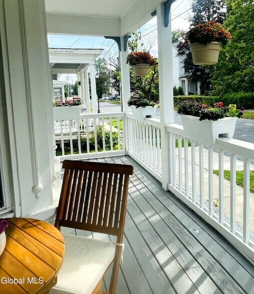 Building Photo - 200 Beekman St