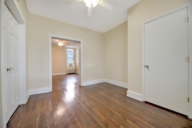 Building Photo - 618 Columbia Rd NW