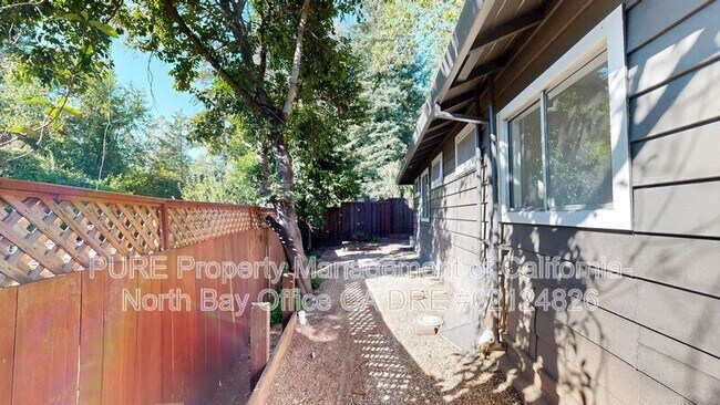 Building Photo - 4773 Montecito Ave