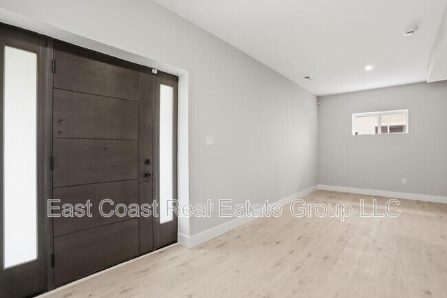 Building Photo - 530 N Third St B