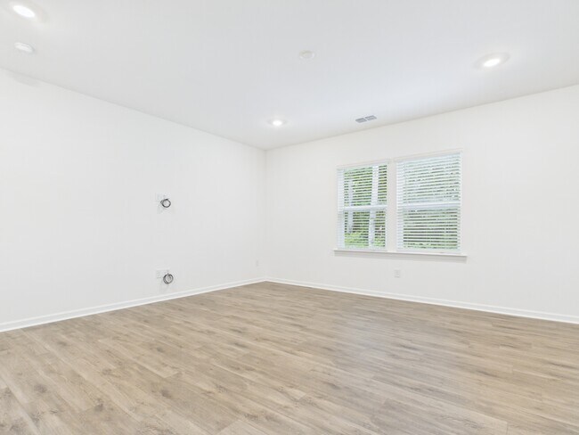 Building Photo - 5637 Bay Rock Rd