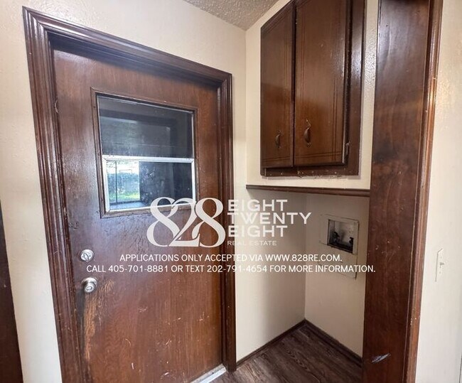 Building Photo - 3 BED/2 BATH SINGLE FAMILY HOME IN MWC!
