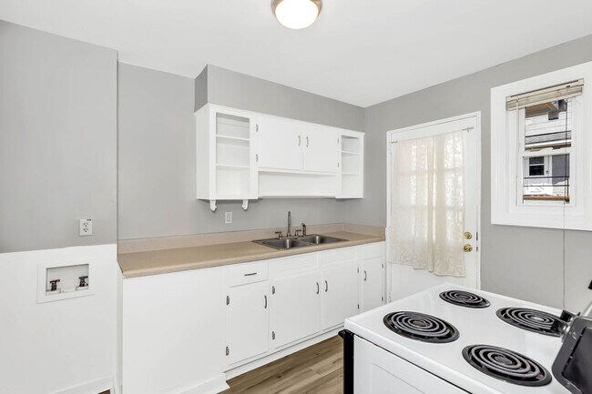 Building Photo - 2BR / 1BA Townhome In Old Town/Five Points!