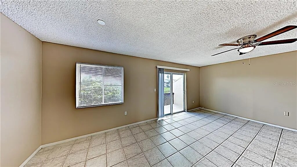 Building Photo - 2628 Hidden Lake Dr N