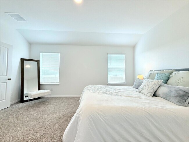 Building Photo - 598 Gladiola Lp