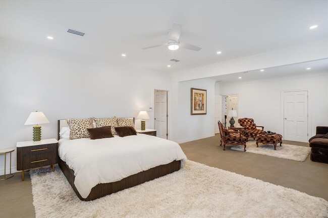 Building Photo - 3705 Gilbert St