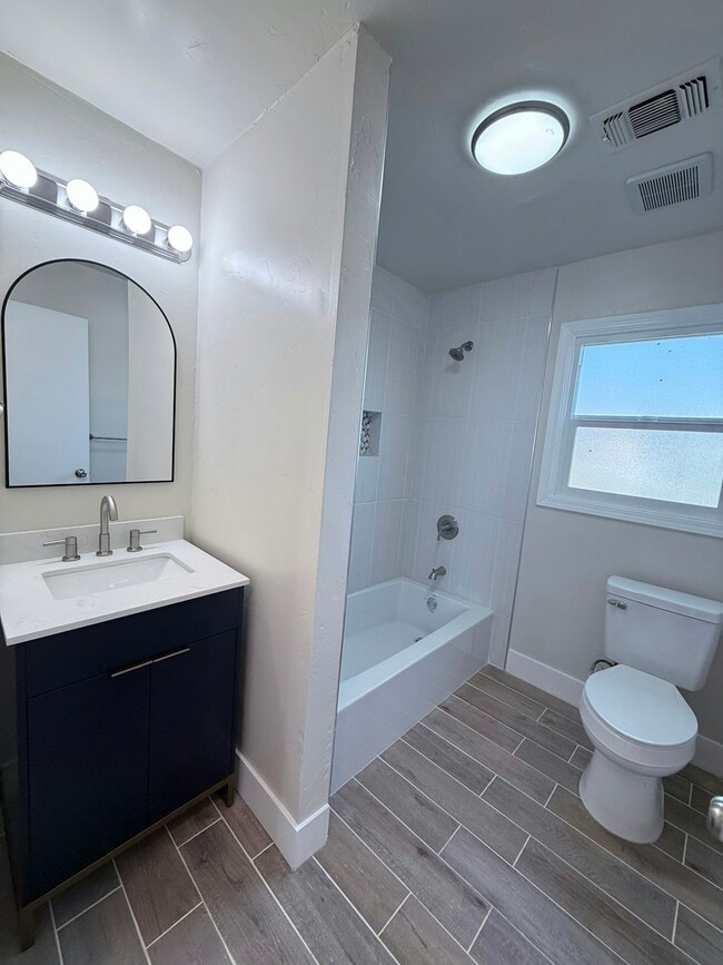 Building Photo - 261 N Sierra Vista Ave