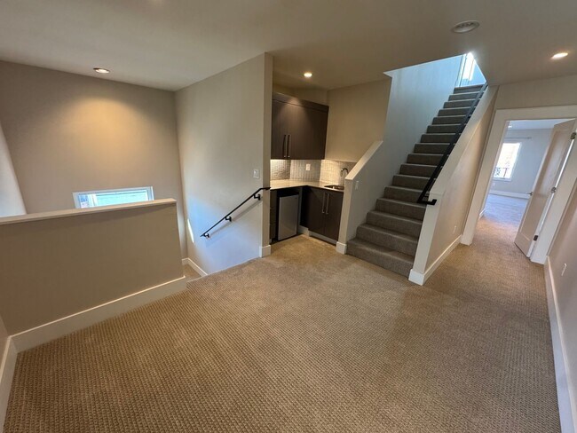 Building Photo - Perfect Sloan Lake Home with all the features and great views